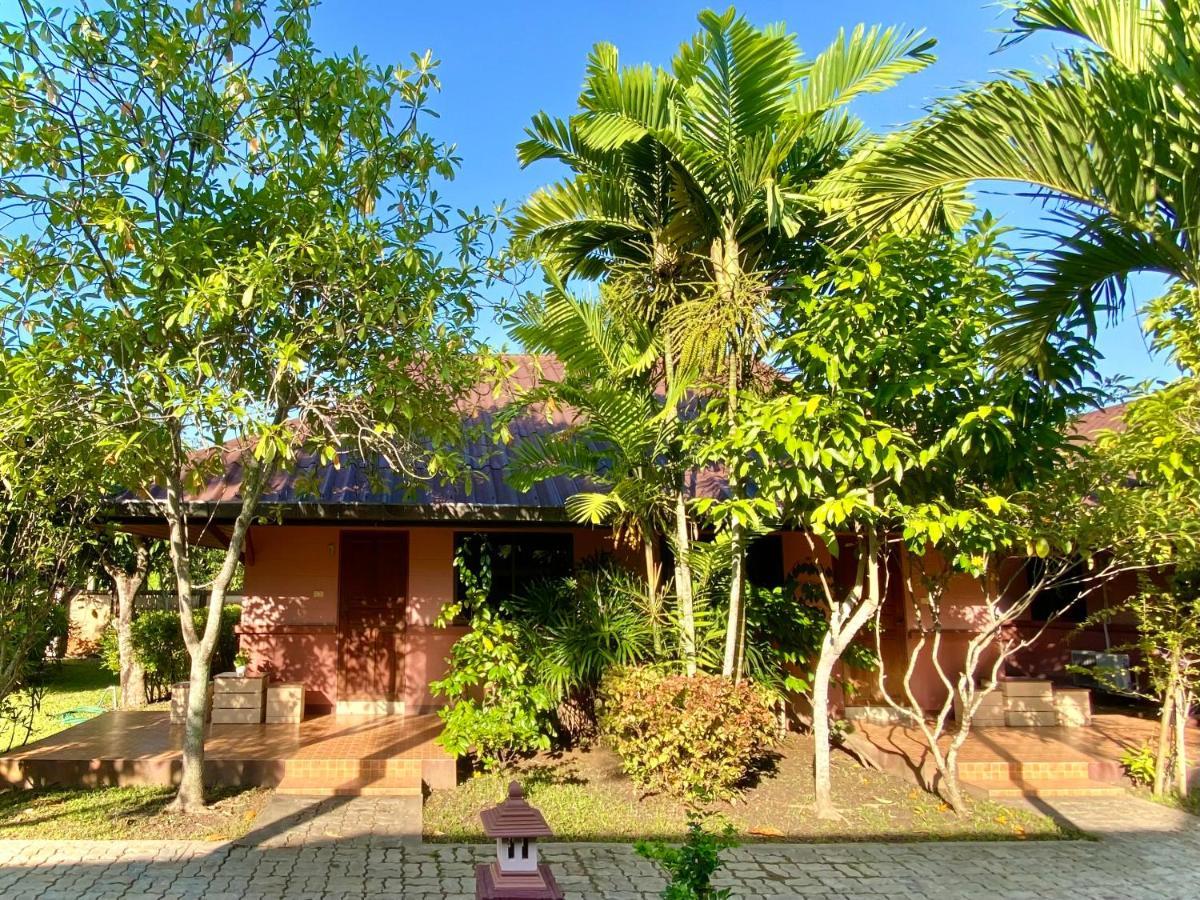 Mom And Me Resort & Farm Doi Saket Exterior photo